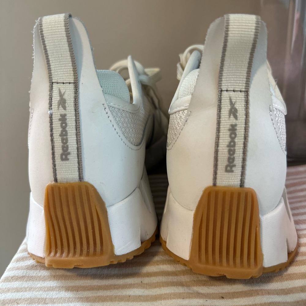 Brand New! Women's Reebok Galaxy 1 Zag Sneakers - Picture 3 of 5